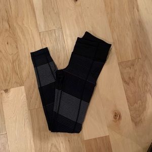Lululemon om stripe speed tight size 4